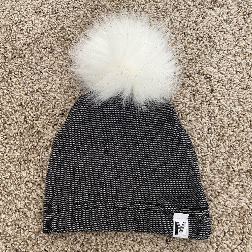 NWOT Newborn baby boy pom pom beanie